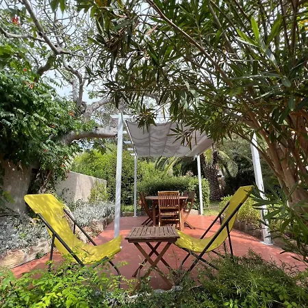 La Maison Et Son Adorable Jardin Clos Сasa de vacaciones *