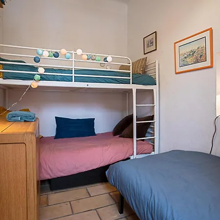 La Maison Et Son Jardin Clos بيت للعطل
