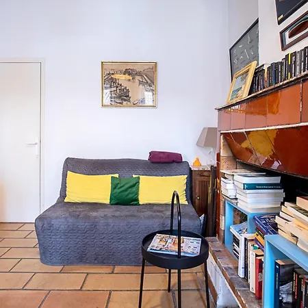 La Maison Et Son Jardin Clos