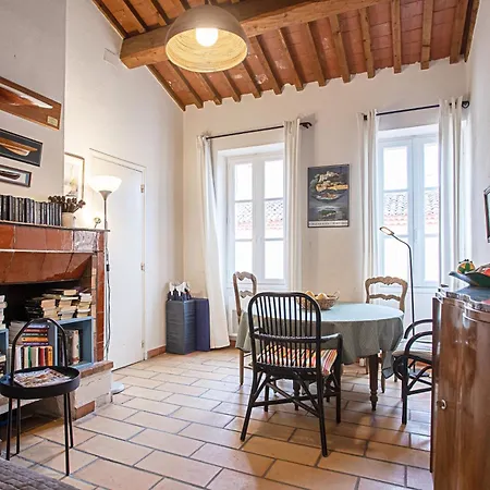 La Maison Et Son Jardin Clos * بوركيرول